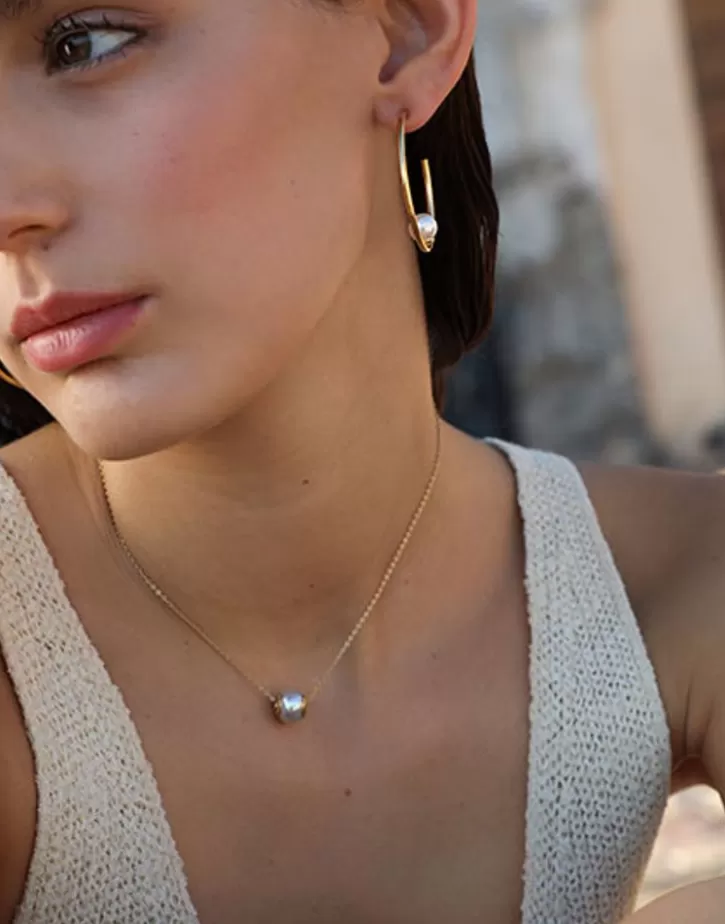 alba_hoop_earrings_gold_plated_3.webp Sale Majorica Alba Hoop Earrings Gold Plated