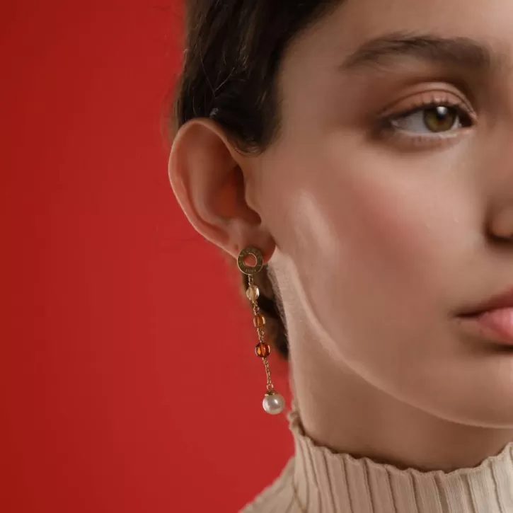 algaida_golden_long_earrings_with_pearl_and_amber_murano_glass_4.webp Hot Majorica Algaida Golden Long Earrings With Pearl And Amber Murano Glass