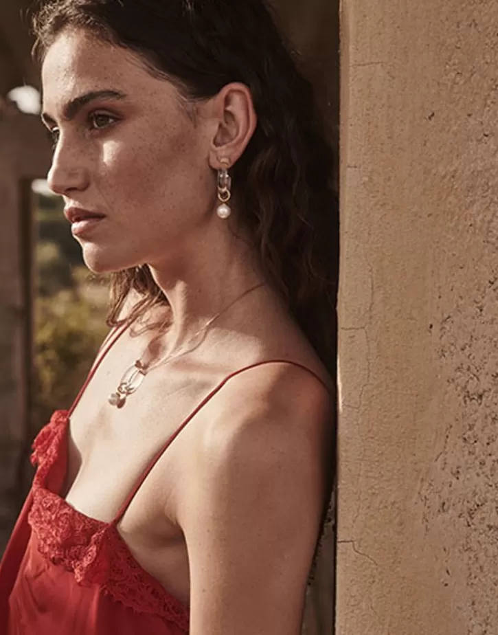 ayla_golden_earrings_in_highresistance_glass_4.webp Fashion Majorica Ayla Golden Earrings In High-Resistance Glass