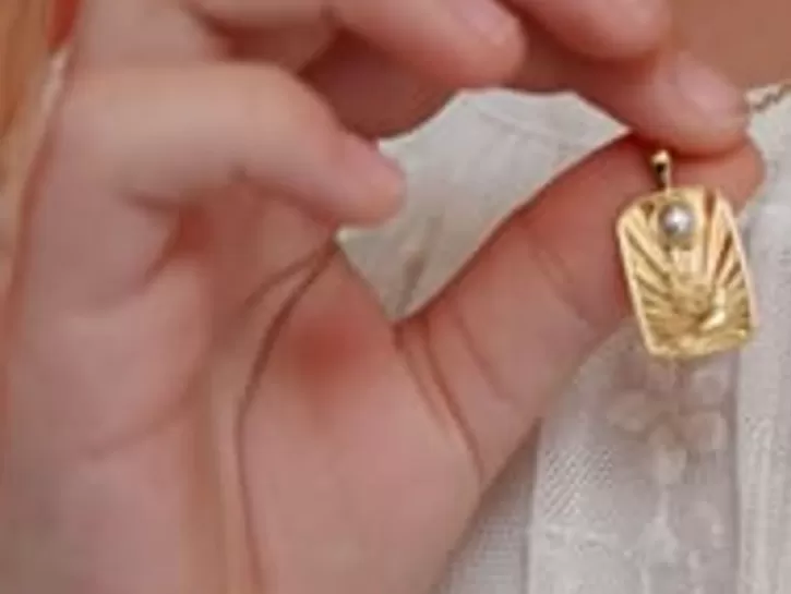 Outlet Majorica Caelum Communion Necklace With Golden Medallion