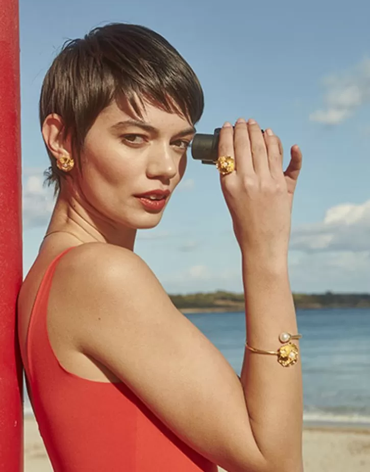 clavelina_bangle_bracelet_with_round_white_pearls_6.webp Outlet Majorica Clavelina Bangle Bracelet With Round White Pearls