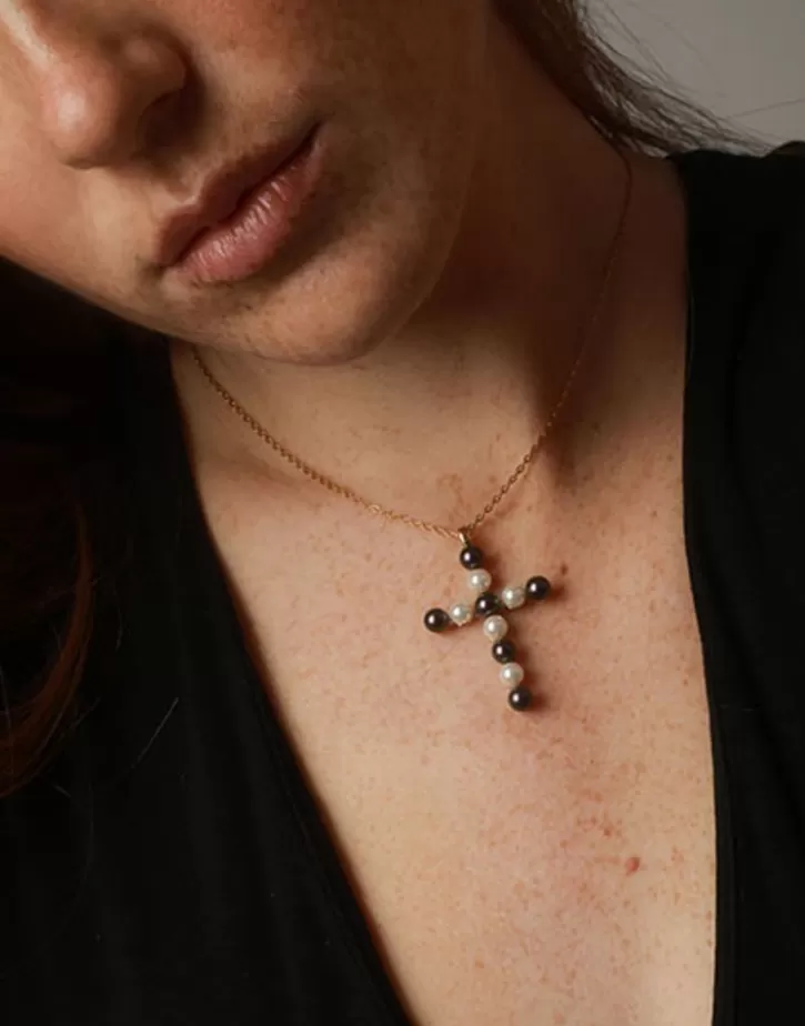 crosses_collection_gold_pendant_with_white_and_tahiti_pearl_8.webp Cheap Majorica Crosses Collection Gold Pendant With White And Tahiti Pearl