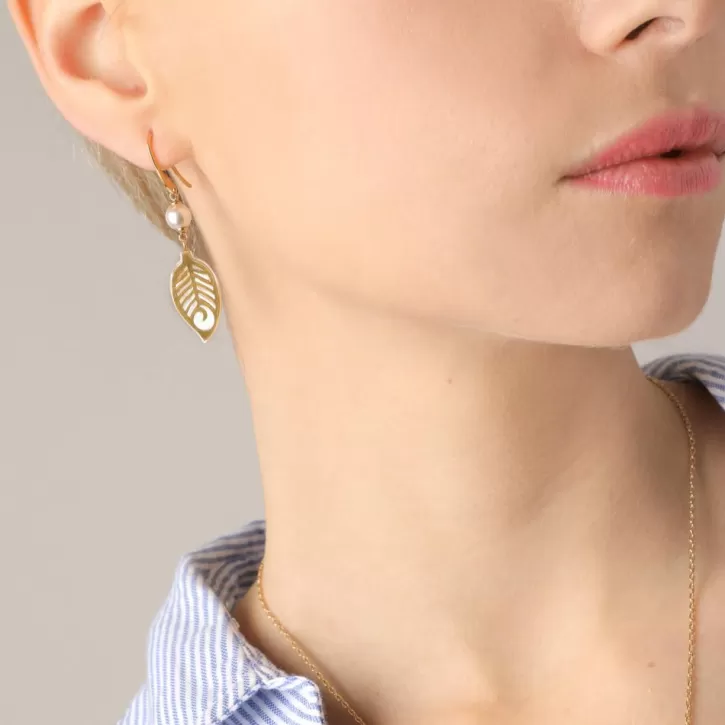 Best Majorica Dafne Earrings With Hanging Mother-Of-Pearl Leaves
