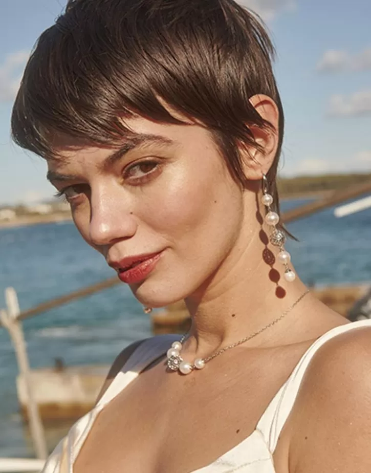 eternal_necklace_with_round_pearls_and_cutwork_ball_in_silver_3.webp Clearance Majorica Eternal Necklace With Round Pearls And Cutwork Ball In Silver