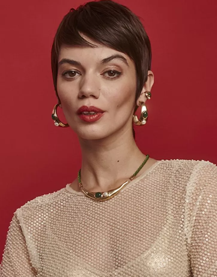 gold_feme_big_hoop_earrings_with_pearls_and_green_agates_4.webp Discount Majorica Gold Feme Big Hoop Earrings With Pearls And Green Agates