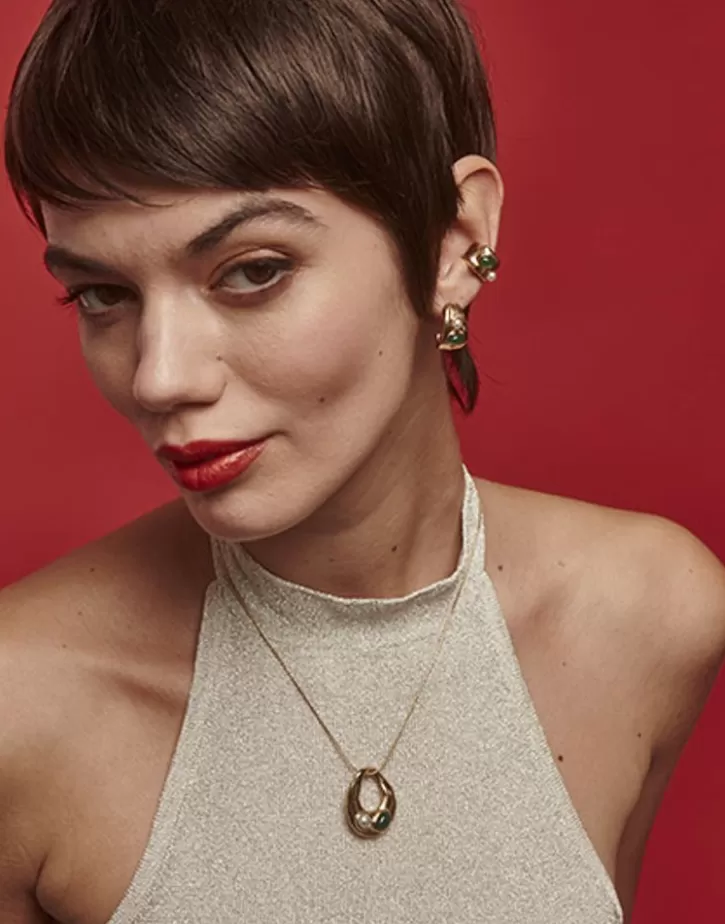 gold_feme_earcuff_with_white_pearl_and_green_agate_2.webp Best Sale Majorica Gold Feme Earcuff With White Pearl And Green Agate