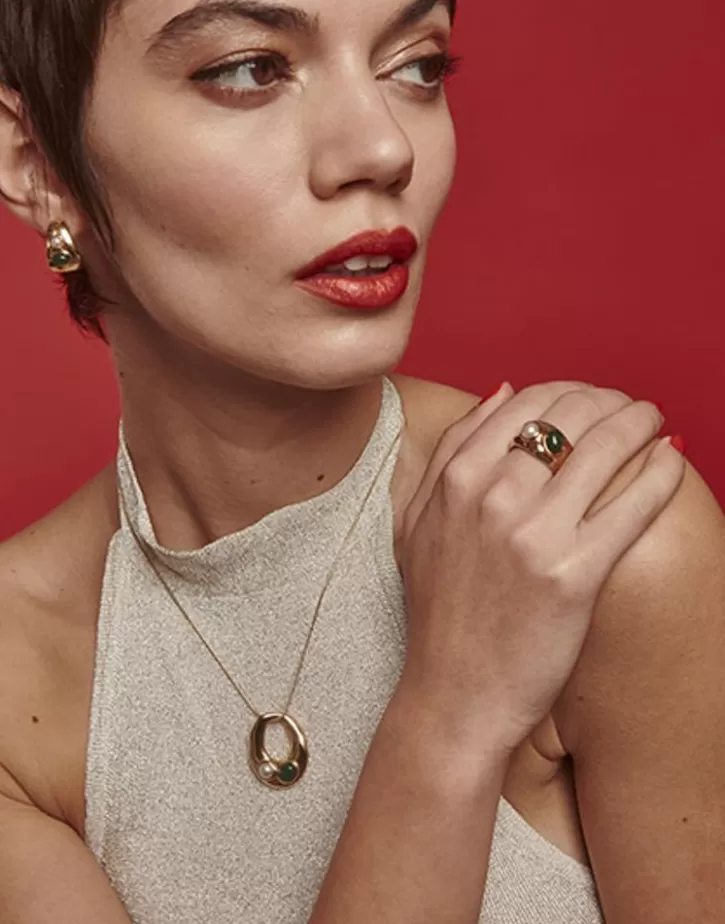 gold_feme_ring_with_white_pearl_and_green_agate_3.webp Outlet Majorica Gold Feme Ring With White Pearl And Green Agate