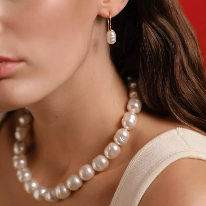 gold_plated_barroque_pearl_necklace_lyra_14mm_42cm_2.webp Hot Majorica Gold Plated Barroque Pearl Necklace Lyra 14Mm 42Cm