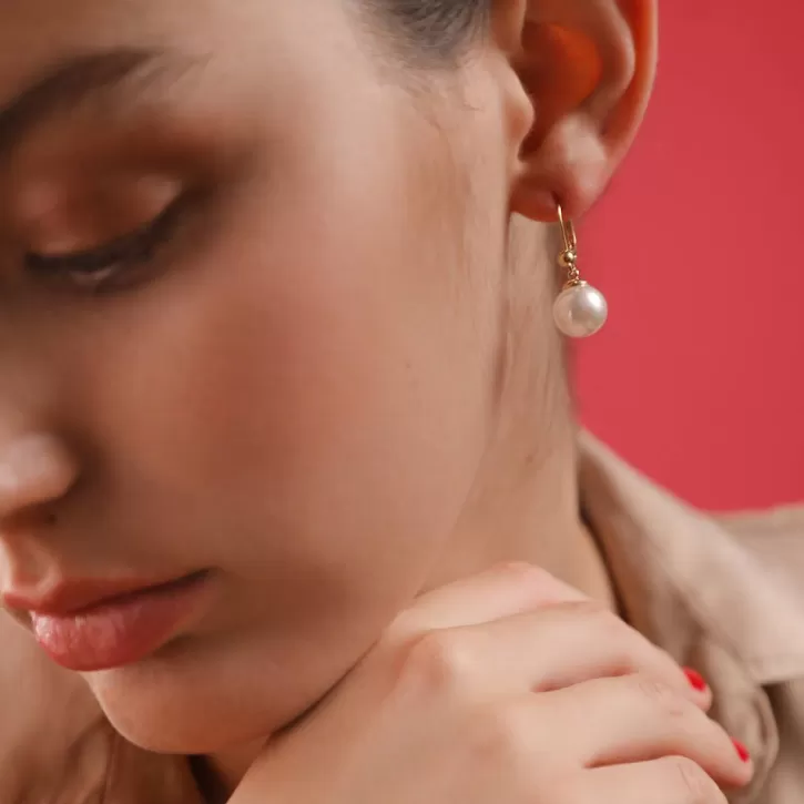 gold_plated_earrings_nuada_with_10mm_white_pearl_french_clasp_4.webp Cheap Majorica Gold Plated Earrings Nuada With 10Mm White Pearl French Clasp