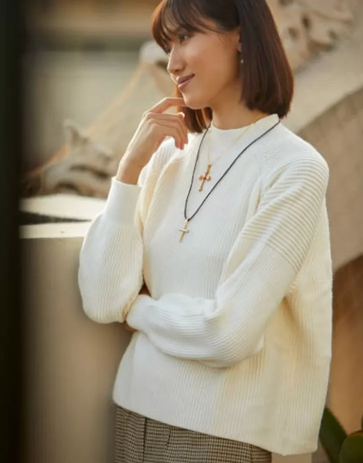 gold_trinity_cross_pendant_with_pearls_2.webp Best Sale Majorica Gold Trinity Cross Pendant With Pearls