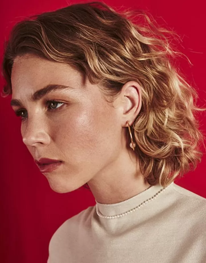 goldplated_silver_necklace_ballet_4_mm_2.webp Shop Majorica Gold-Plated Silver Necklace Ballet 4 Mm