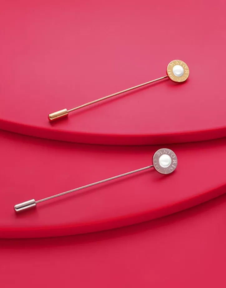 le_club_long_steel_broach_with_logo_and_white_half_pearl_2.webp Best Sale Majorica Le Club Long Steel Broach With Logo And White Half Pearl