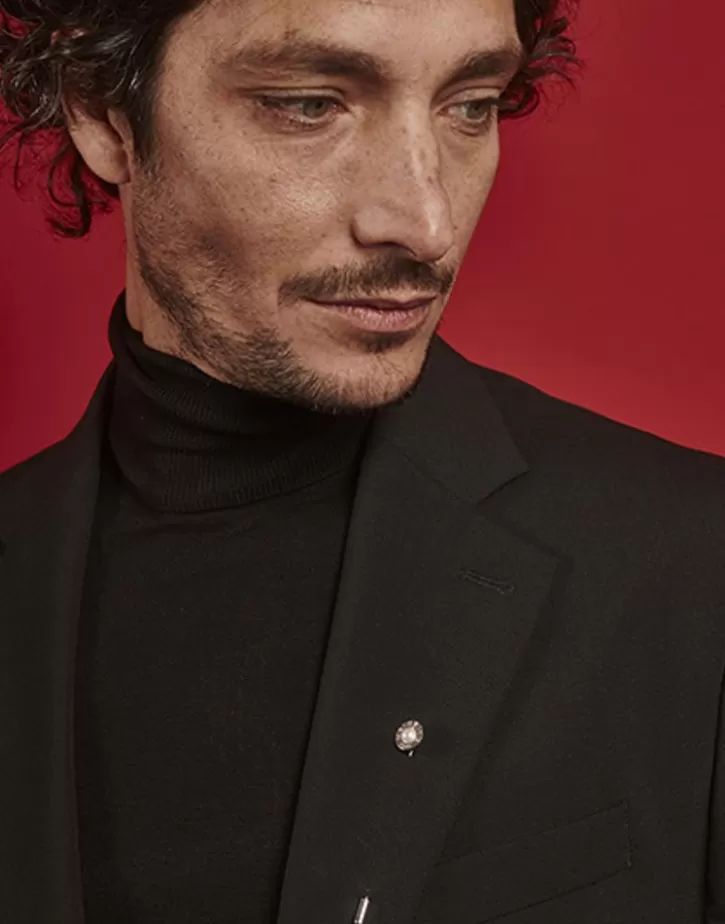 le_club_long_steel_broach_with_logo_and_white_half_pearl_4.webp Best Sale Majorica Le Club Long Steel Broach With Logo And White Half Pearl