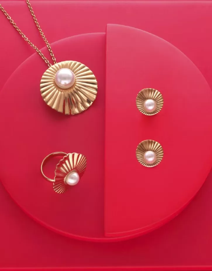 le_palm_pearl_goldsteel_short_earrings_3.webp Cheap Majorica Le Palm Pearl Gold-Steel Short Earrings