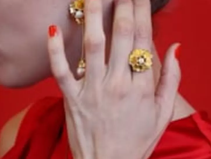 Outlet Majorica Long Clavelina Earrings With Pearls And Omega Clasp