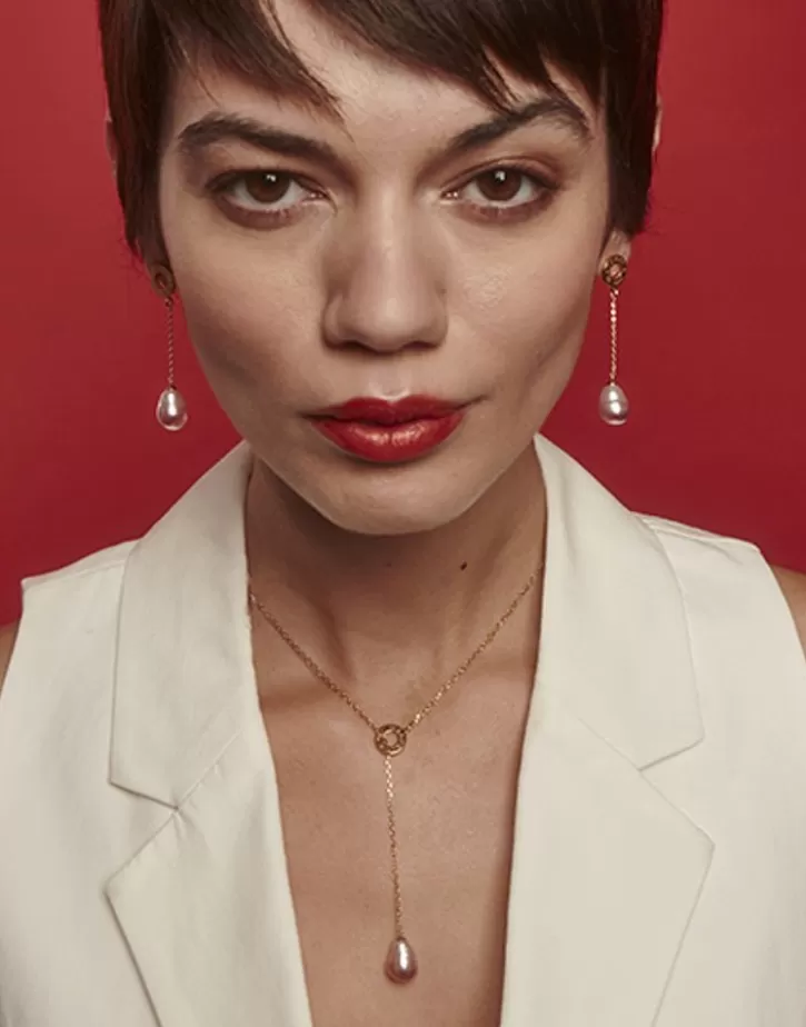 luar_chain_necklace_with_ruby_red_gradient_baroque_pearl_2.webp Cheap Majorica Luar Chain Necklace With Ruby Red Gradient Baroque Pearl