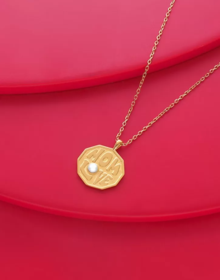 mom_love_necklace_with_gold_pendant_3.webp Sale Majorica Mom Love Necklace With Gold Pendant