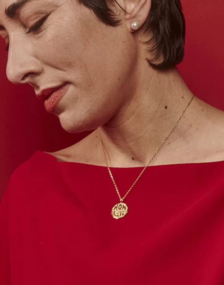 mom_love_necklace_with_gold_pendant_4.webp Sale Majorica Mom Love Necklace With Gold Pendant