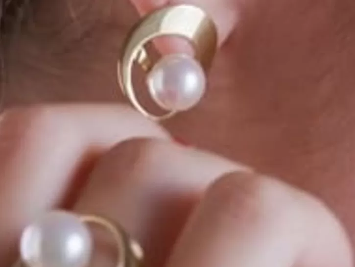 Cheap Majorica Petra Pendant With Pearl And Gold Steel Chain