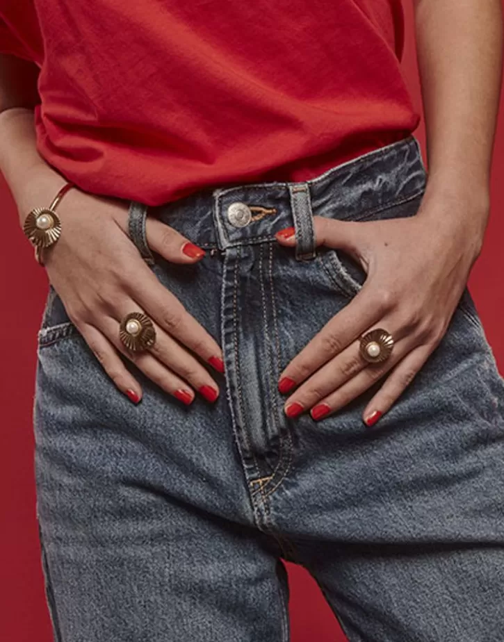 rigid_le_palm_goldsteel_bracelet_with_a_white_pearl_4.webp Best Majorica Rigid Le Palm Gold-Steel Bracelet With A White Pearl