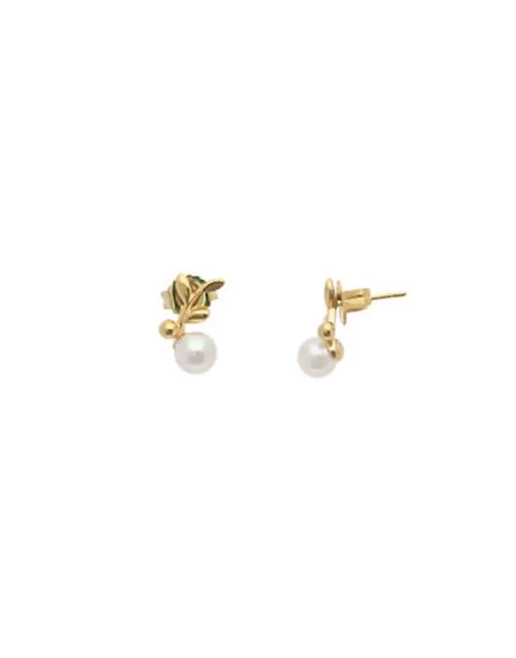 romea_short_earrings_in_goldplated_silver_and_white_pearl_5.webp Shop Majorica Romea Short Earrings In Gold-Plated Silver And White Pearl