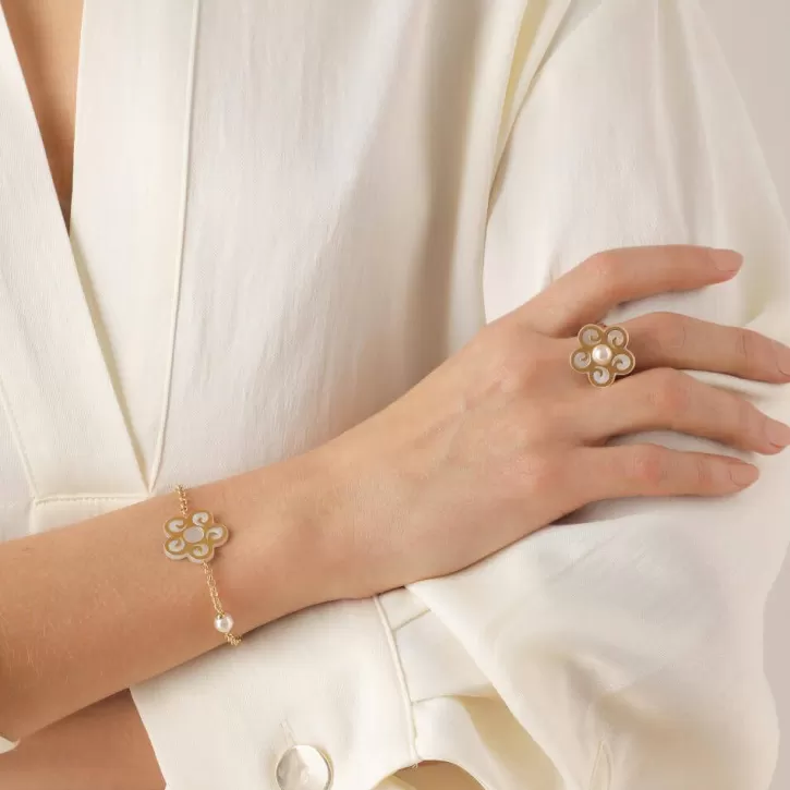 roxana_pearl_flower_bracelet_3.webp Cheap Majorica Roxana Pearl Flower Bracelet