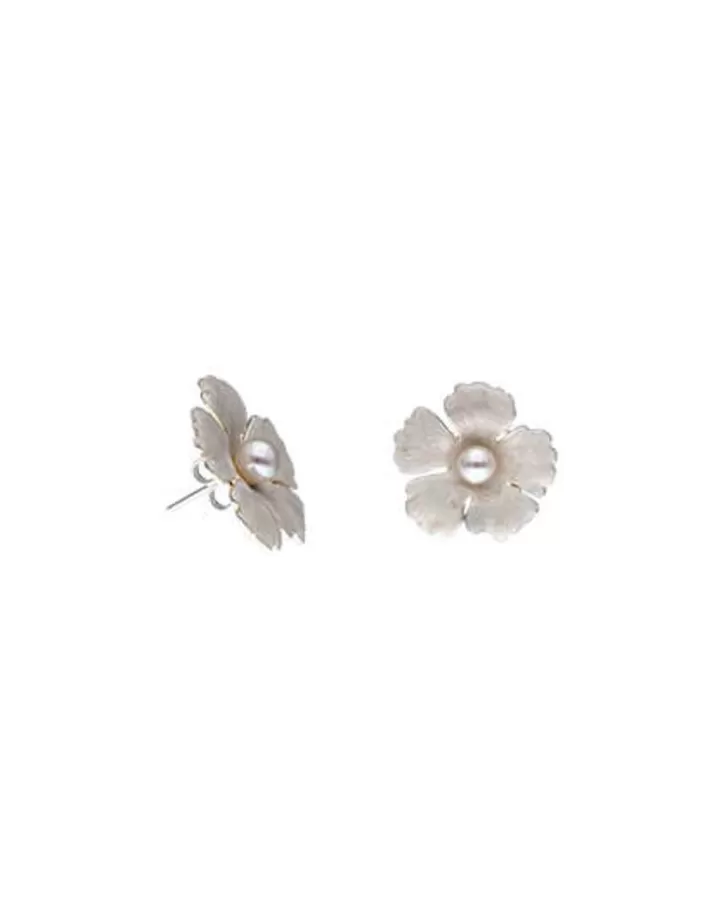 santorini_bianco_bridal_earrings_large_nacre_flower_with_pearls_2.webp Cheap Majorica Santorini Bianco Bridal Earrings Large Nacre Flower With Pearls