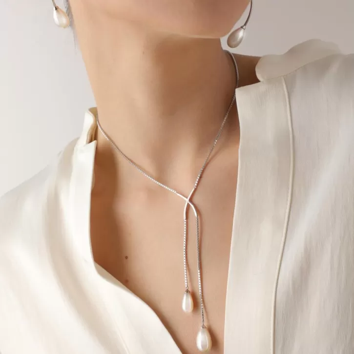 short_elixa_silver_necklace_with_white_pear_drop_pearl_2.webp Cheap Majorica Short Elixa Silver Necklace With White Pear Drop Pearl