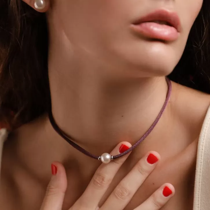 sifnos_adjustable_unisex_elastic_necklace_magenta_2.webp Discount Majorica Sifnos Adjustable Unisex Elastic Necklace Magenta