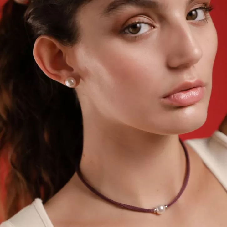 sifnos_adjustable_unisex_elastic_necklace_magenta_4.webp Discount Majorica Sifnos Adjustable Unisex Elastic Necklace Magenta