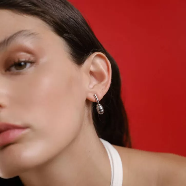 silver_earrings_agora_with_barroque_gray_pearl_2.webp Hot Majorica Silver Earrings Agora With Barroque Gray Pearl