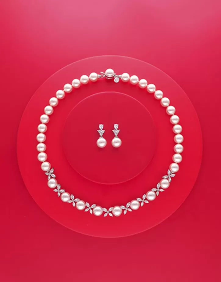 silver_necklace_with_pearls_and_zircons_venus_3.webp New Majorica Silver Necklace With Pearls And Zircons Venus