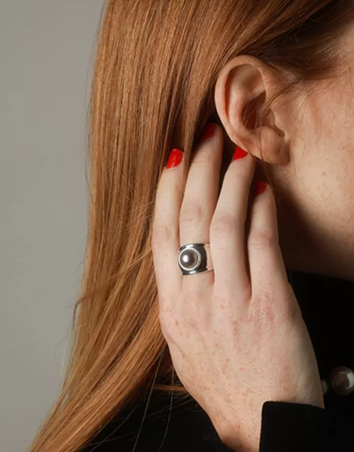 silver_tahiti_ring_with_tahiti_halfball_pearl_8.webp Best Sale Majorica Silver Tahiti Ring With Tahiti Half-Ball Pearl