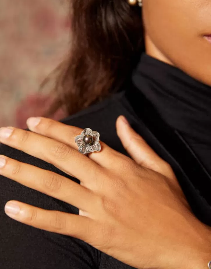 tahiti_pearl_ring_with_flower_peregrina_2.webp Best Sale Majorica Tahiti Pearl Ring With Flower Peregrina