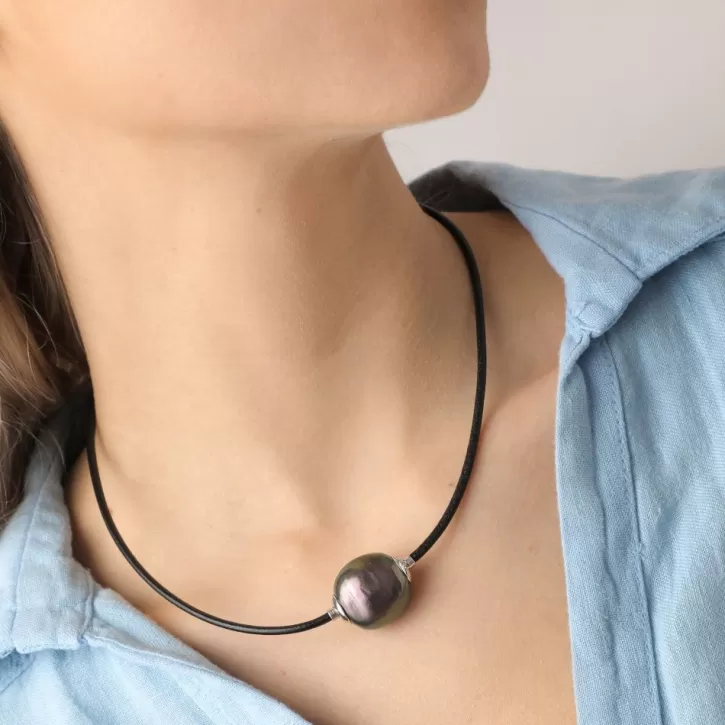 zindis_40cm_leather_necklace_5.webp Shop Majorica Zindis 40Cm Leather Necklace